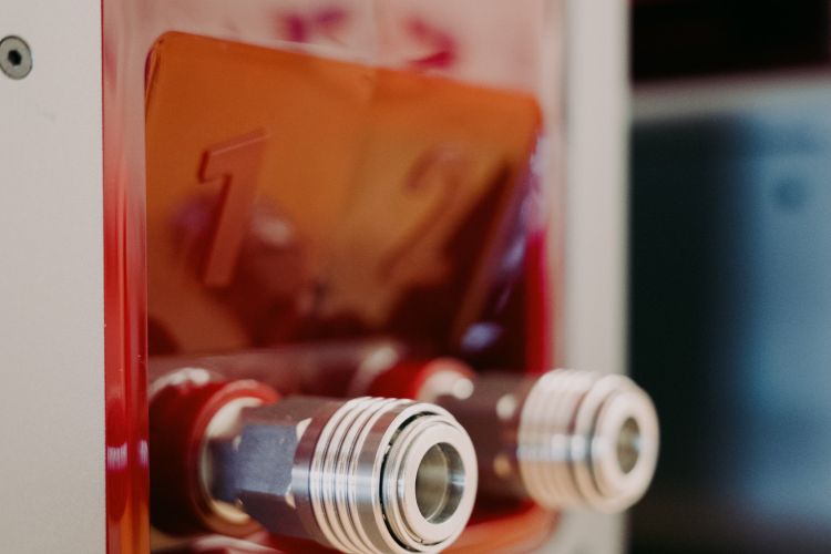SprintRay Pro 2 3D-Drucker mit Touchdisplay für digitalen Zahnersatz